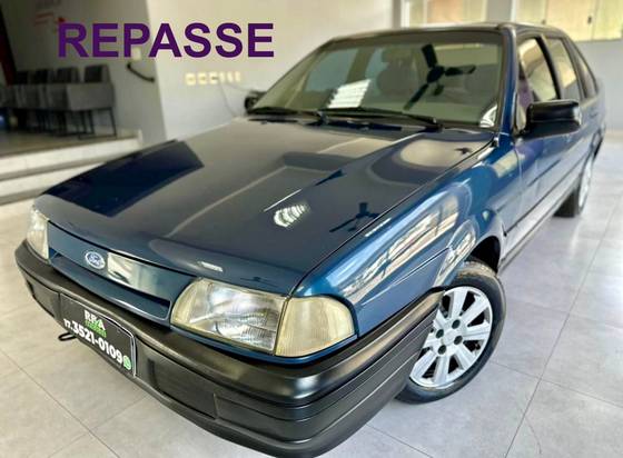 FORD VERSAILLES 1.8 GL 8V ÁLCOOL 4P MANUAL
